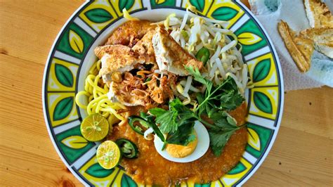  Mee Rebus: สัมผัสความหอมหวานของน้ำกัวและรสชาติเข้มข้นของเครื่องแกง!